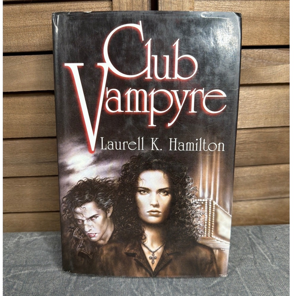 Club Vampyre Laurell K Hamilton Hardcover Anita Blake Omnibus GuildAmerica Books